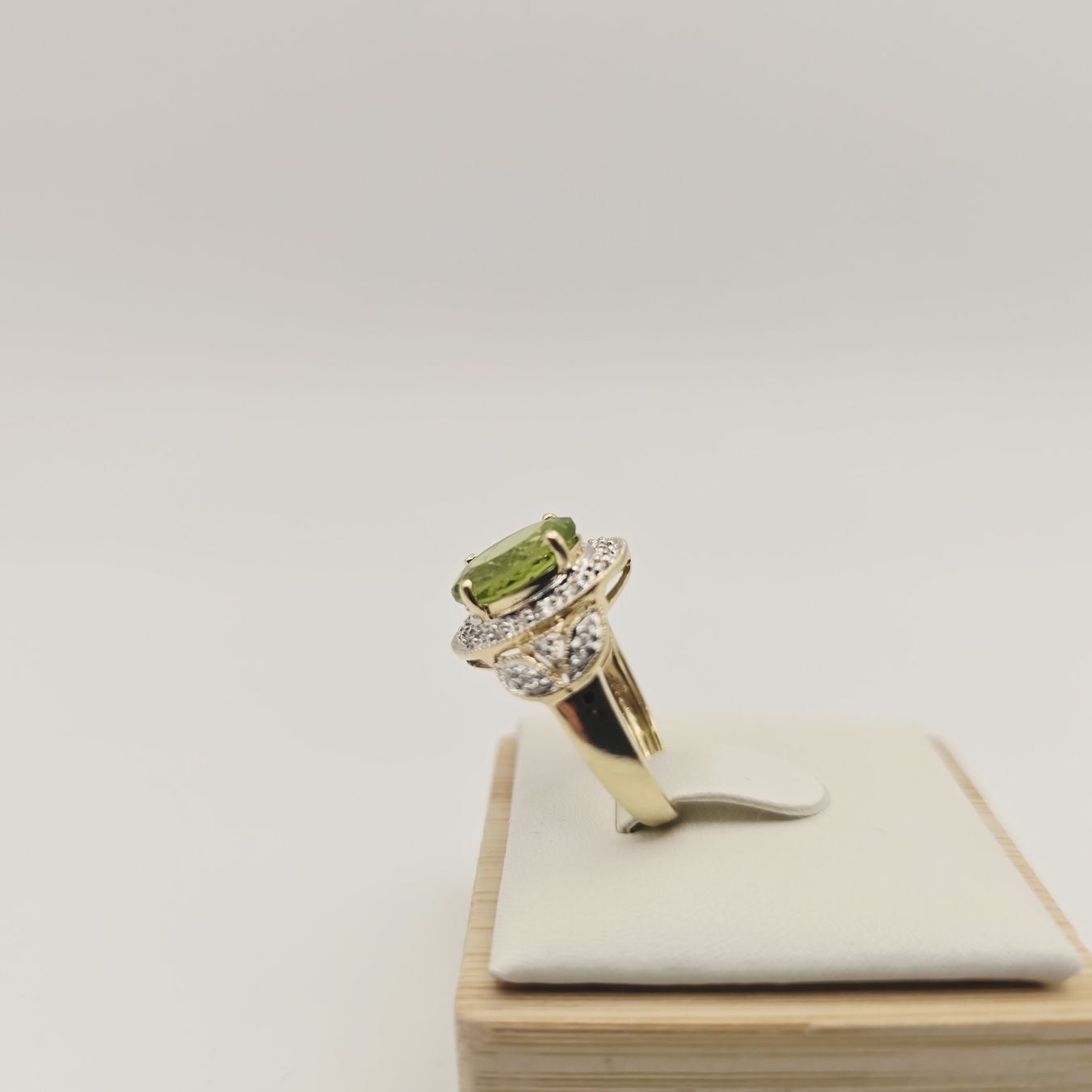 Gold Ring 585 Gold Peridot 22 Brillanten 14 KT Gr 50