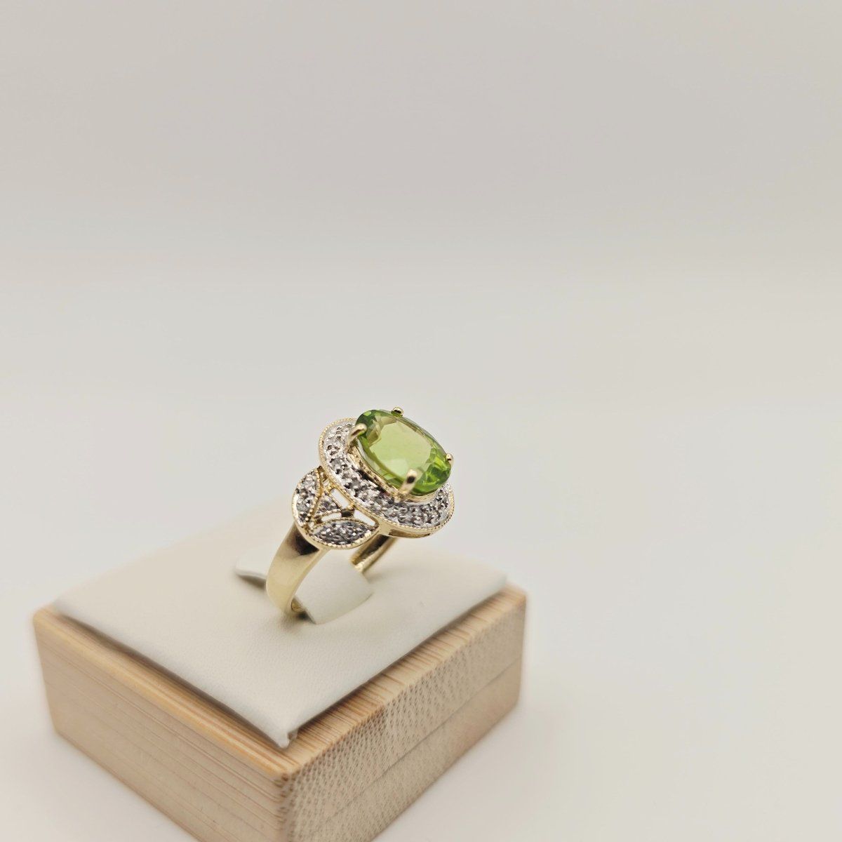 Gold Ring 585 Gold Peridot 22 Brillanten 14 KT Gr 50