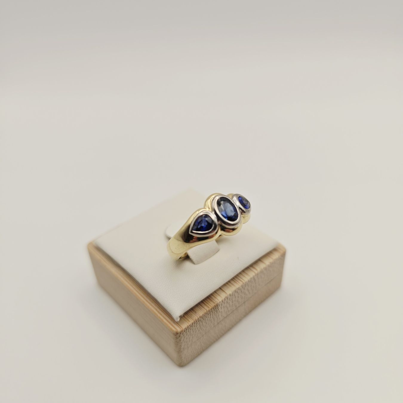 Gold Ring Saphire Brillanten 18KT 750 Gold Gr 55