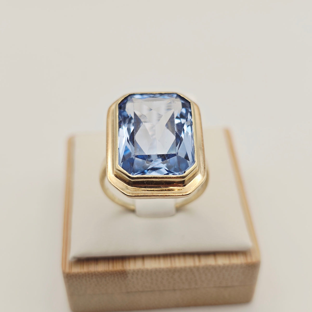 Gold Ring 14 kt Blauer Spinell 585 Gold Gr 59